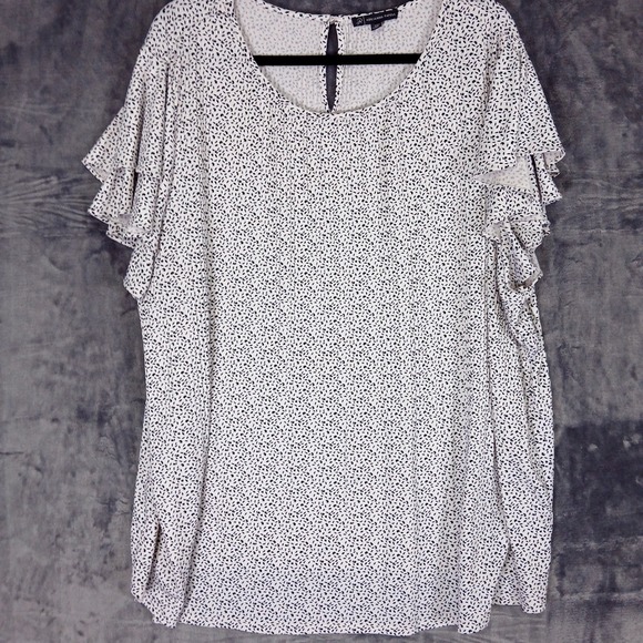 Adrianna Papell Tops - Adrianna Papell Blouse Womens 2X White Black Flutter Sleeve Scoop Neck Tunic Top